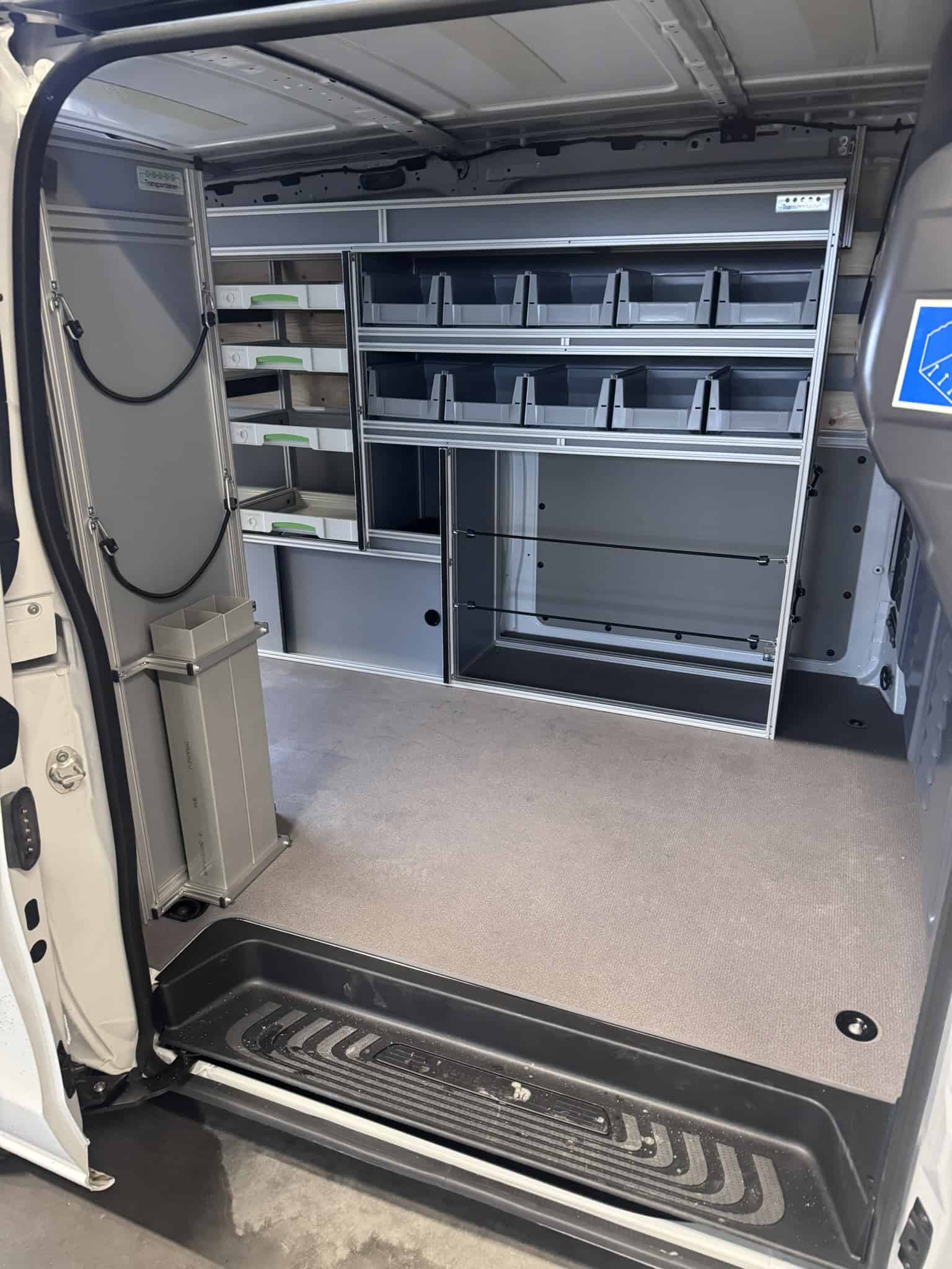 Bedrijfswageninrichting Mercedes Benz Vito Lang -- 745041