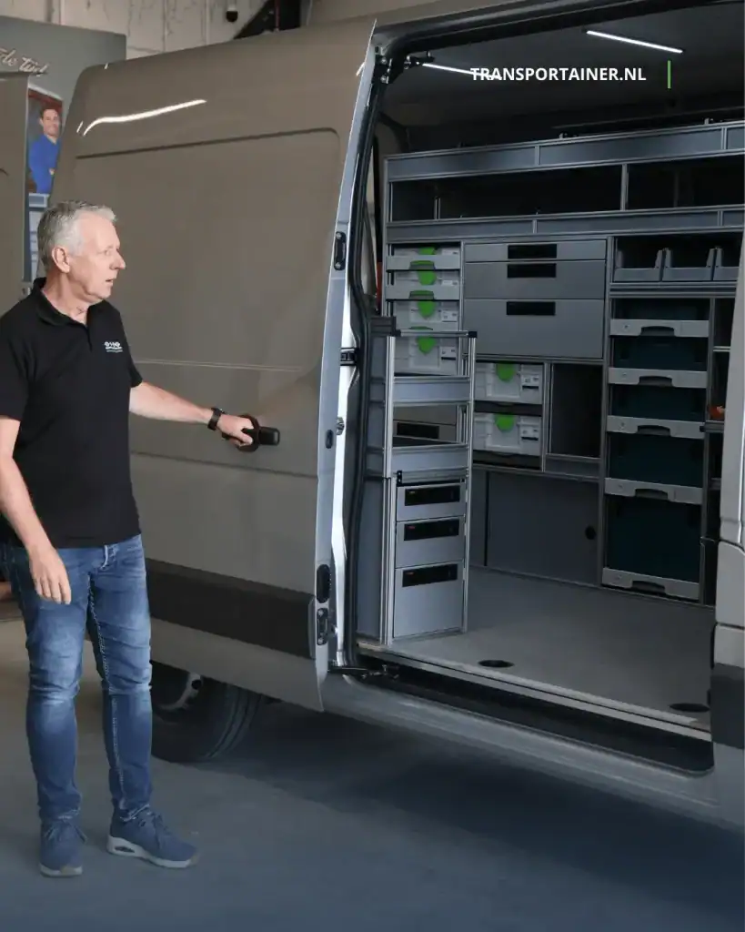 Bedrijfswageninrichting van Transportainer voor werkbus